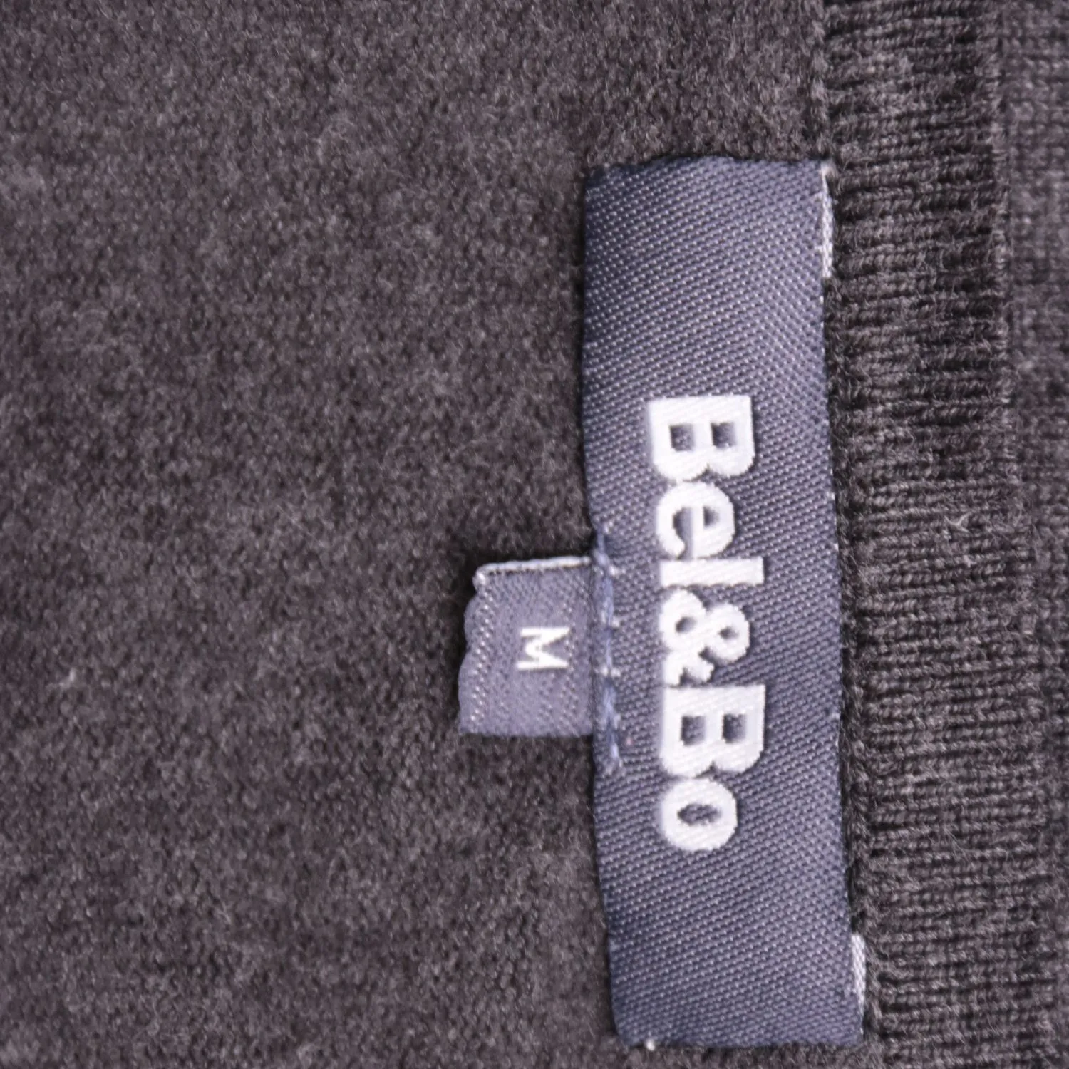 Тёмно-серый джемпер Bel&Bo с цветочной отделкой, размер 46 (M)